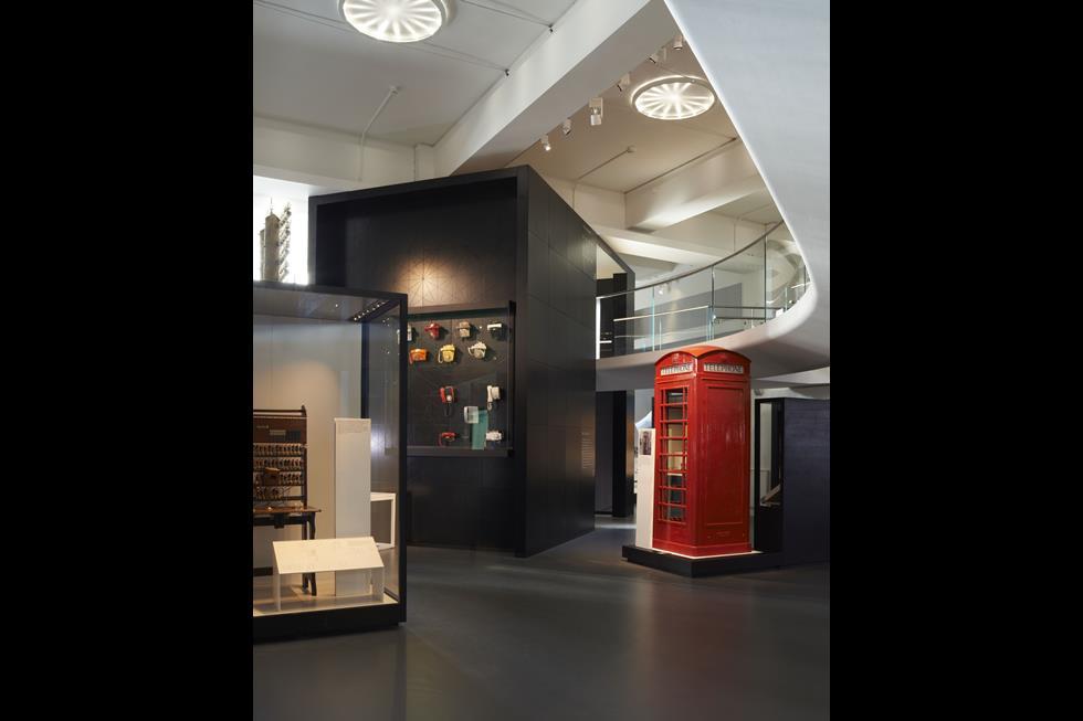 Queen opens new gallery at Science Museum News Building